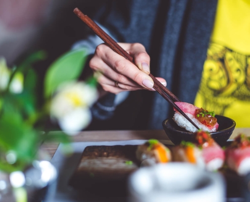 Sushi Ixi Beste Sushi van Utrecht, Geniet van een toegankelijk All You Can Taste diner van 2,5 uur, waarbij je onbeperkt kunt kiezen uit meer dan 130 gerechten. Van klassieke en moderne sushi en sashimi tot Aziatische fusion, warme gerechten en diverse grill-specialiteiten: IXI de ideale plek voor een gezellig diner met familie en vrienden, een verjaardag of bedrijfsuitje in Utrecht.